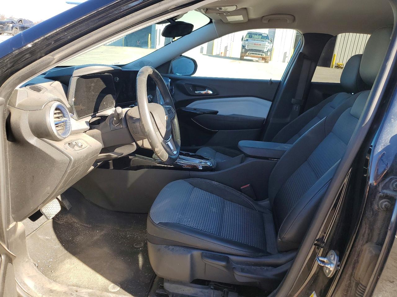2025 CHEVROLET TRAX 1LT photo 7
