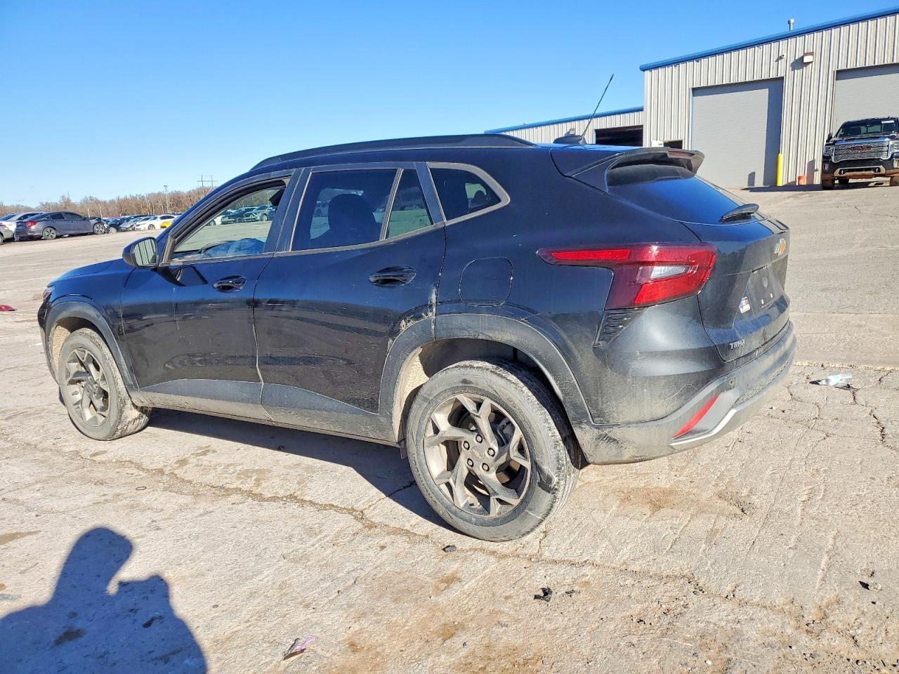 2025 CHEVROLET TRAX 1LT photo 2