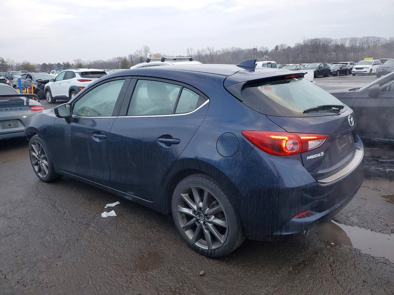 2018 MAZDA 3 GRAND TOURING photo 2