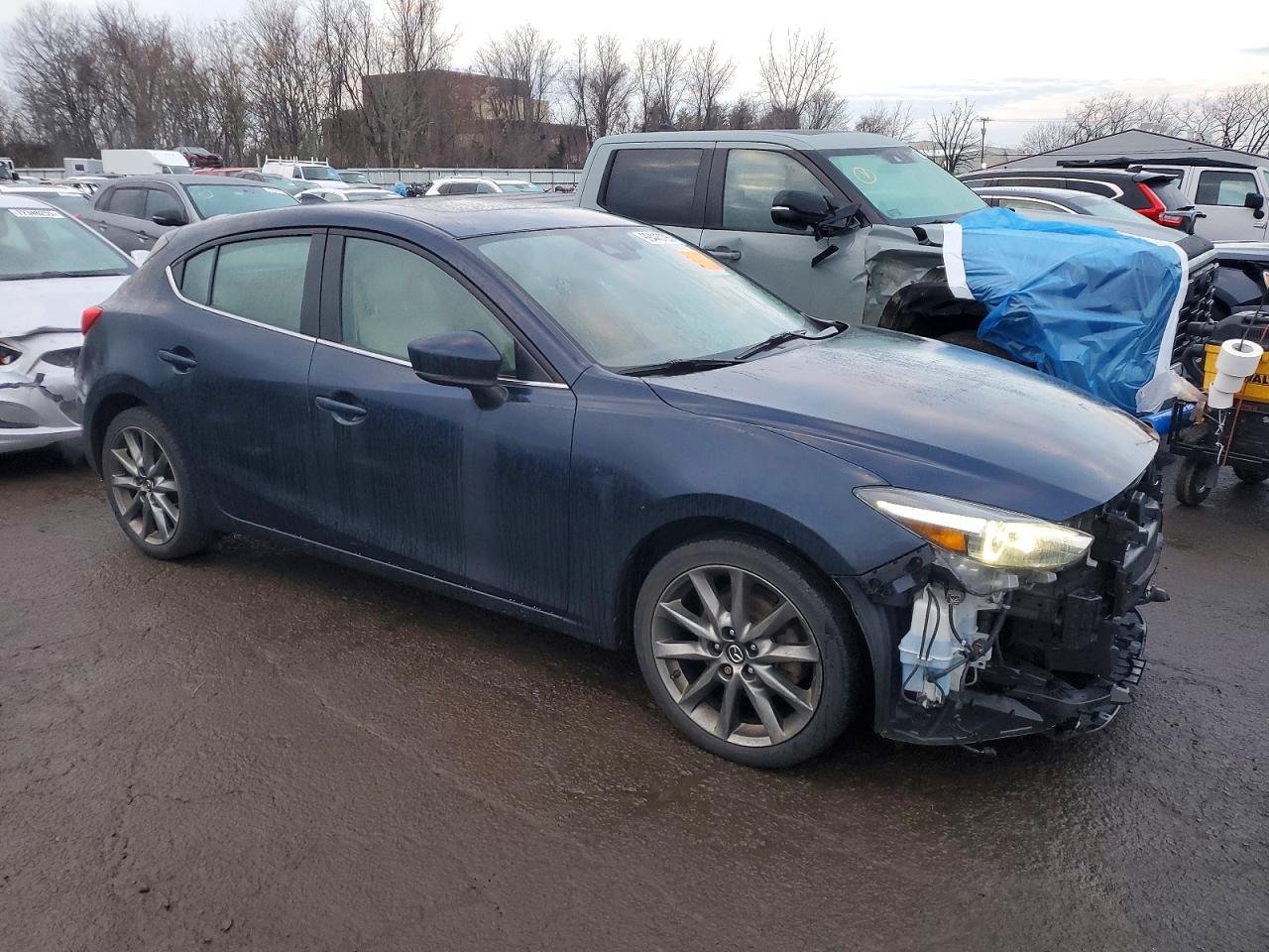 2018 MAZDA 3 GRAND TOURING photo 4