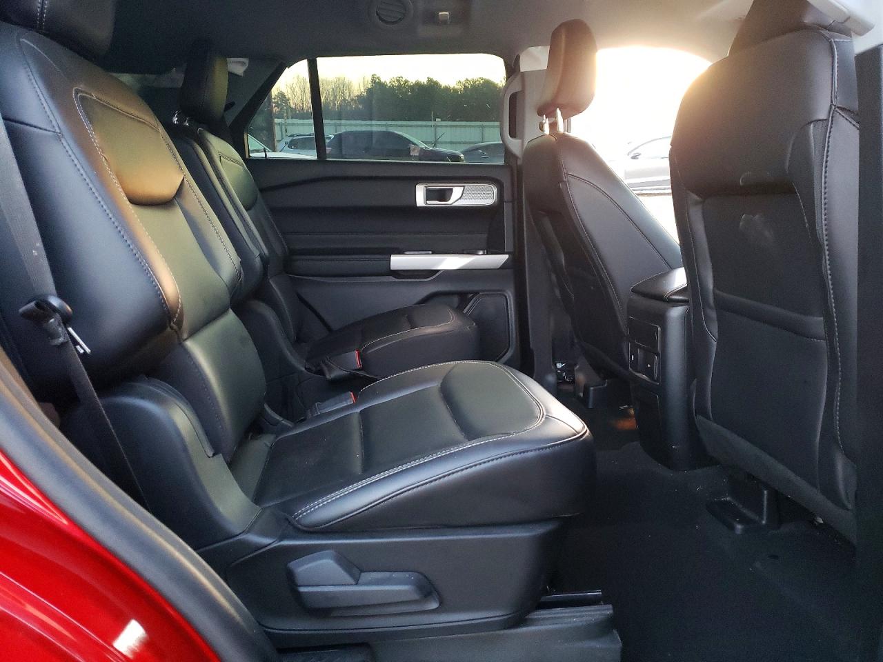 2023 FORD EXPLORER XLT photo 11