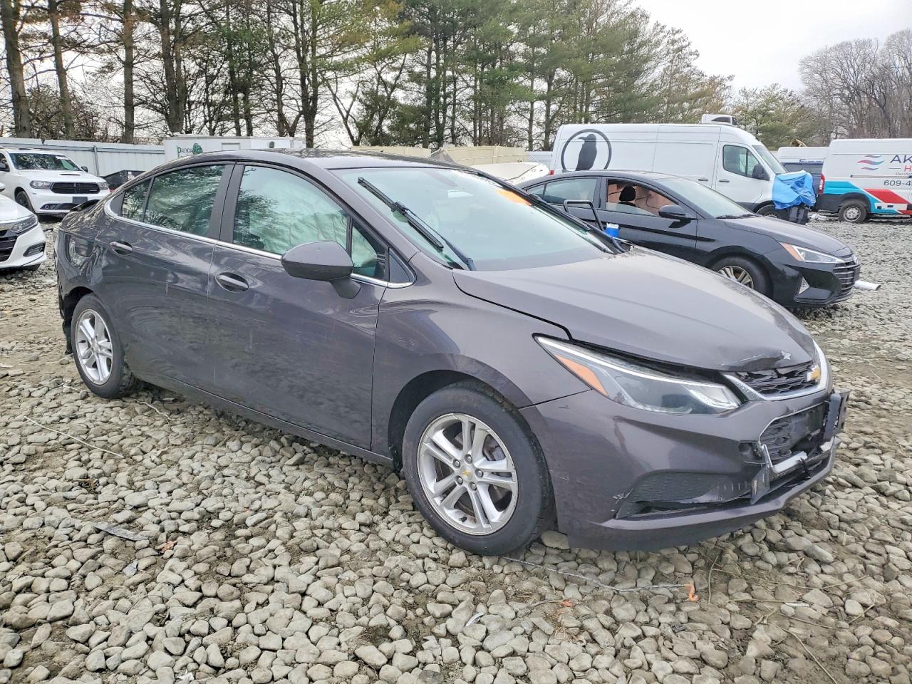 2017 CHEVROLET CRUZE LT photo 4