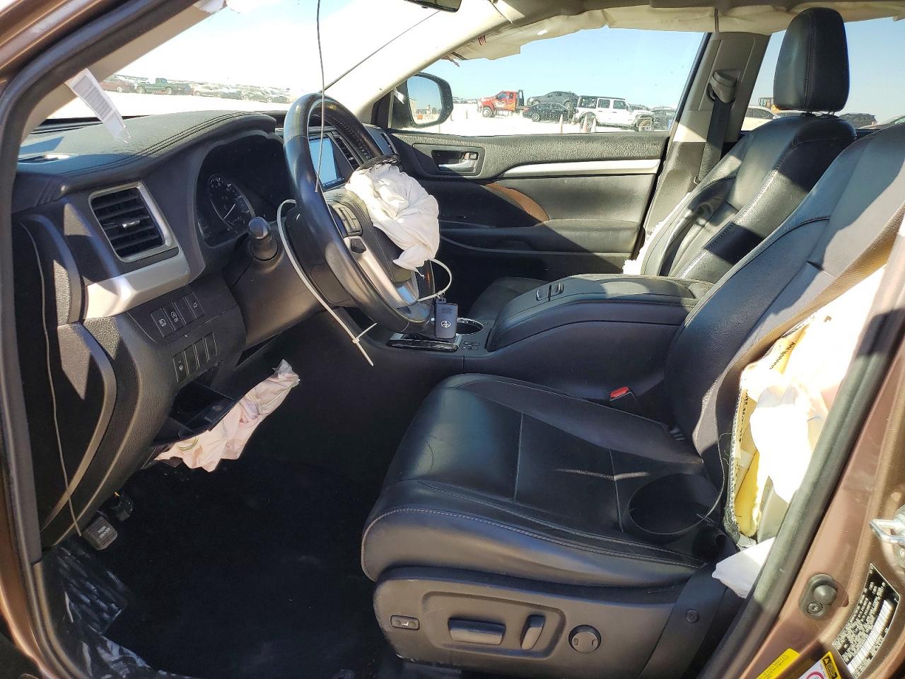 2018 TOYOTA HIGHLANDER SE photo 7