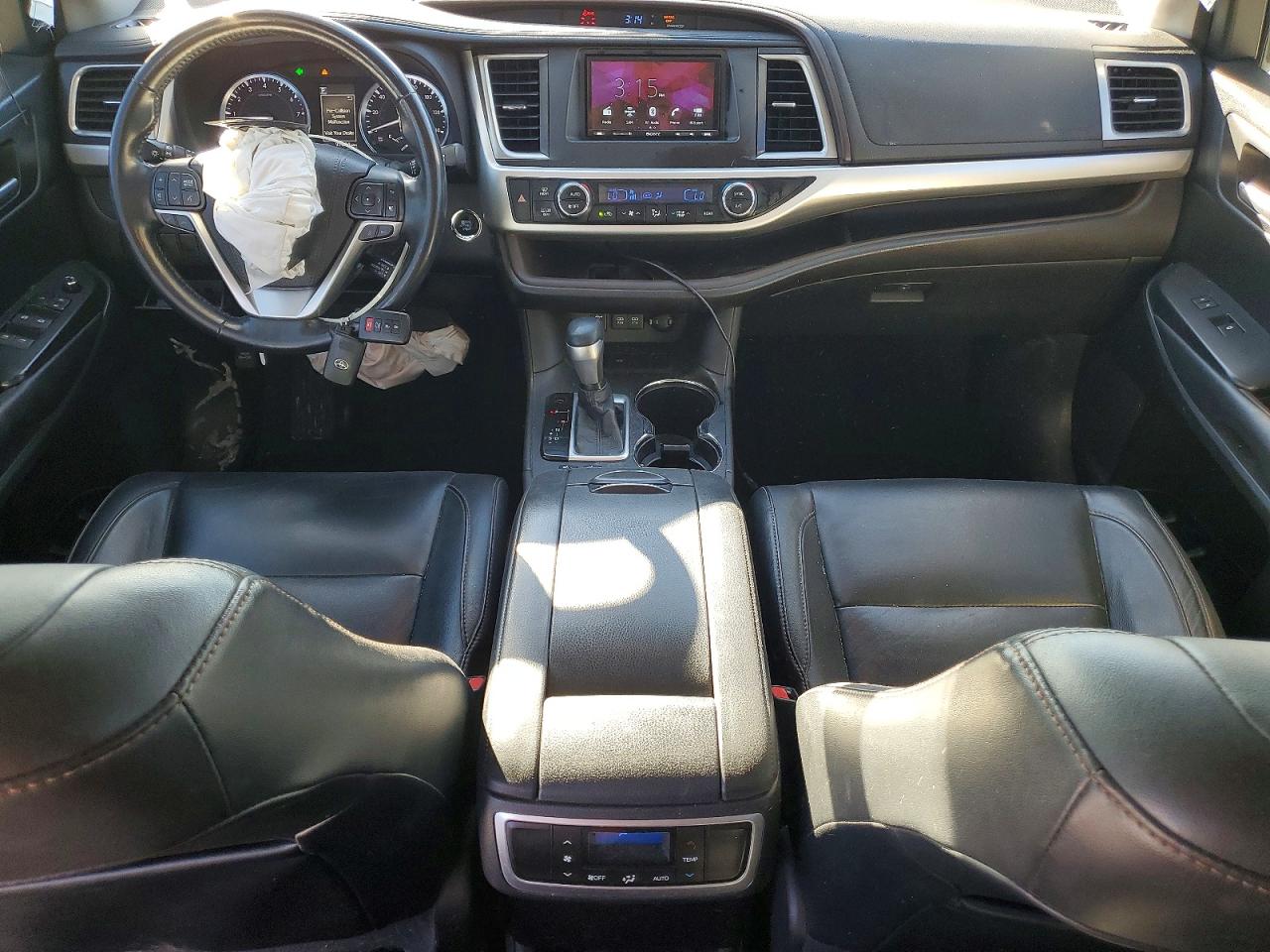 2018 TOYOTA HIGHLANDER SE photo 8