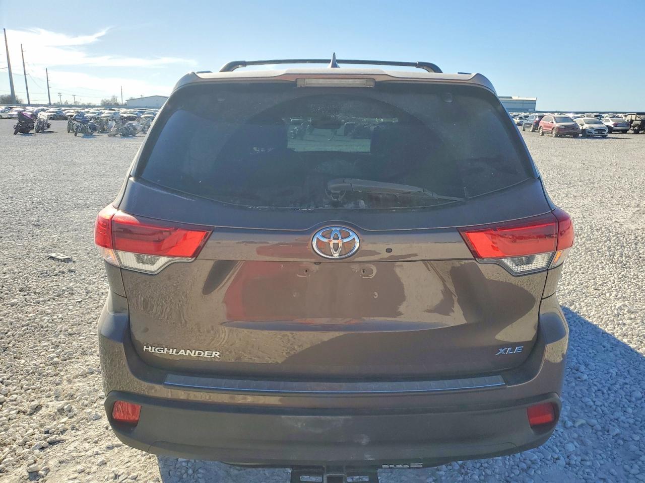 2018 TOYOTA HIGHLANDER SE photo 6
