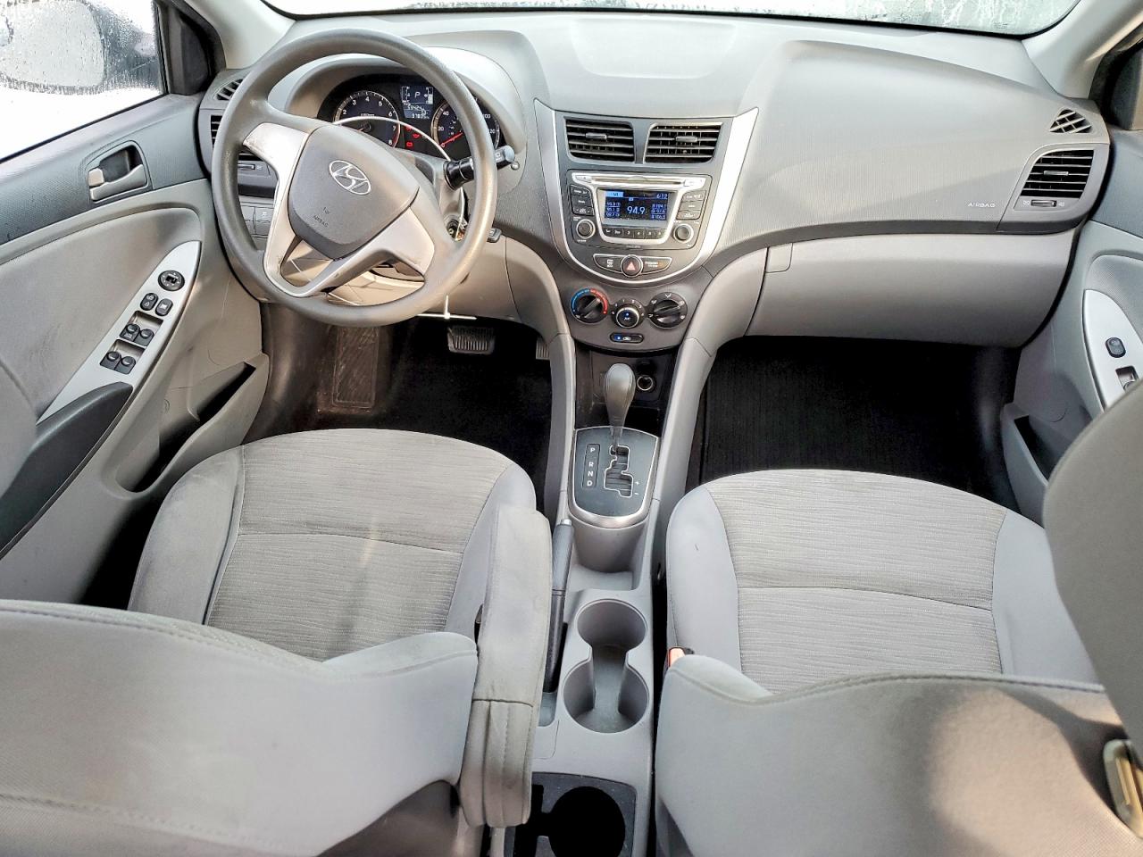 2016 HYUNDAI ACCENT SE photo 8