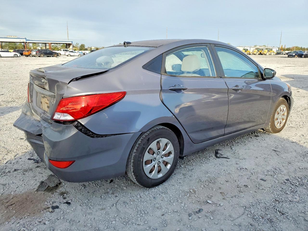 2016 HYUNDAI ACCENT SE photo 3