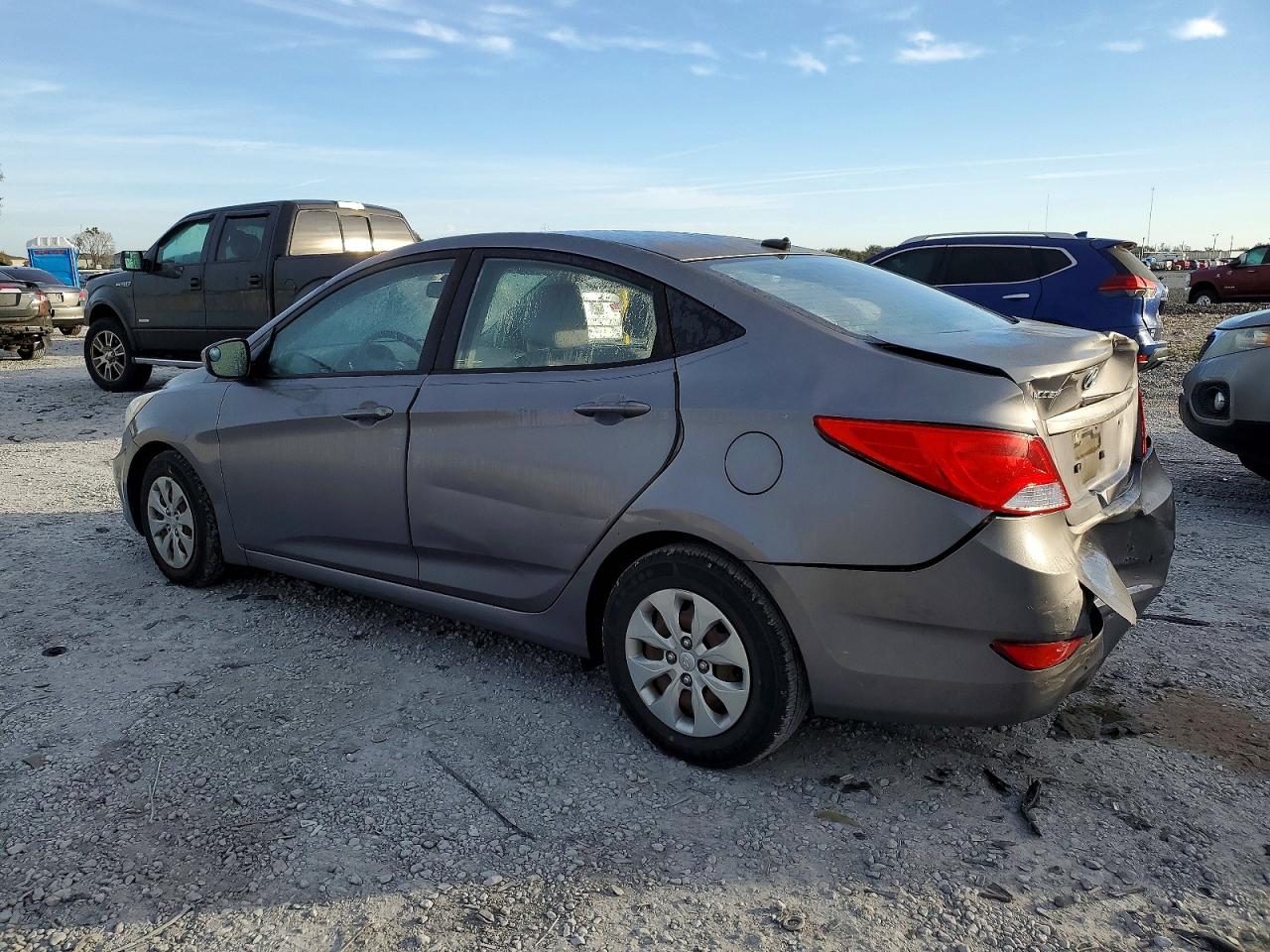 2016 HYUNDAI ACCENT SE photo 2
