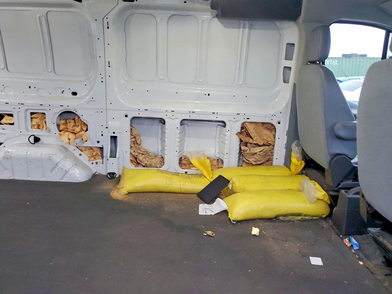 2018 FORD TRANSIT T-150 photo 10