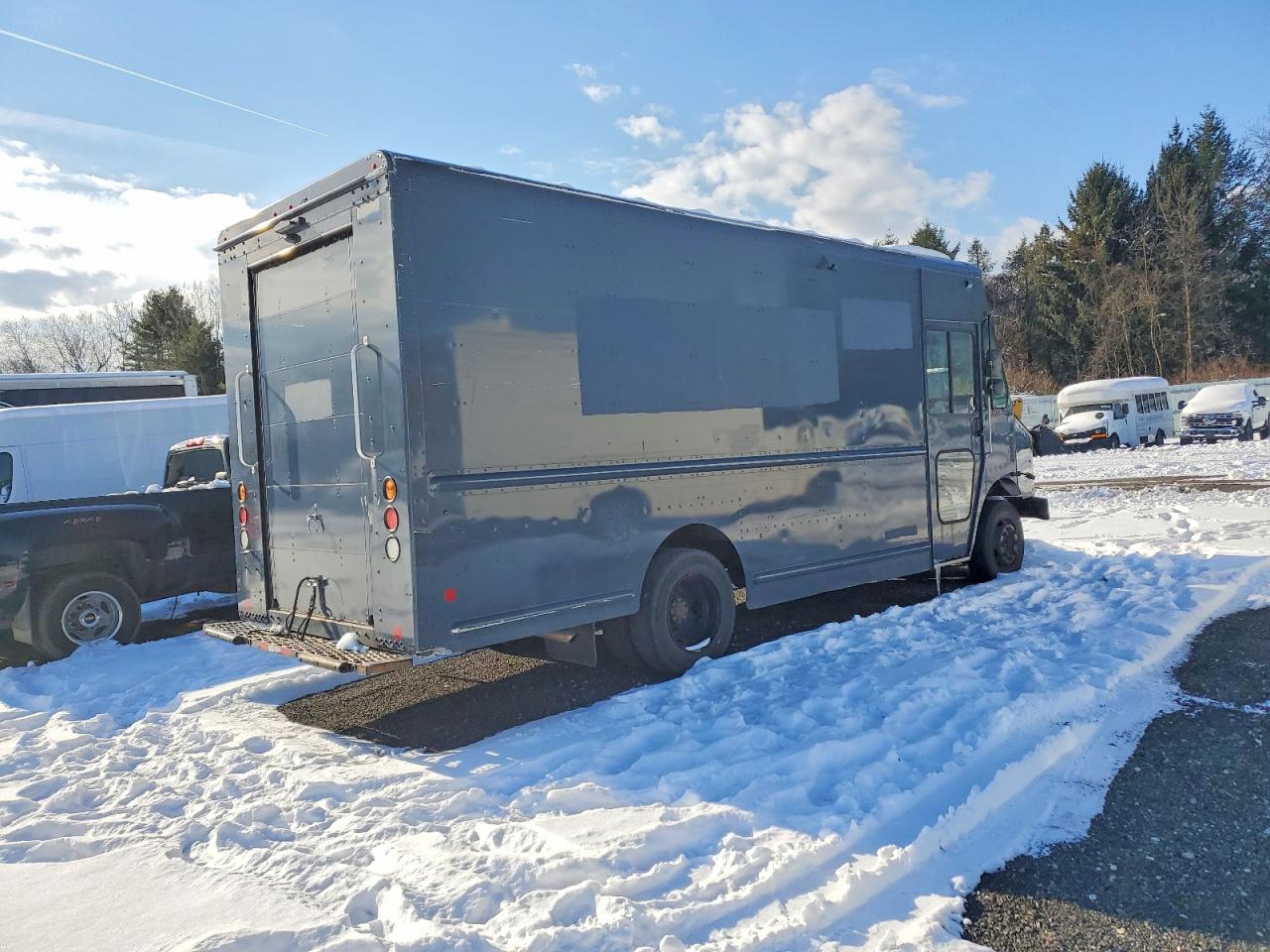 2020 FREIGHTLINER MT 45G DELIVERY TRUCK photo 3