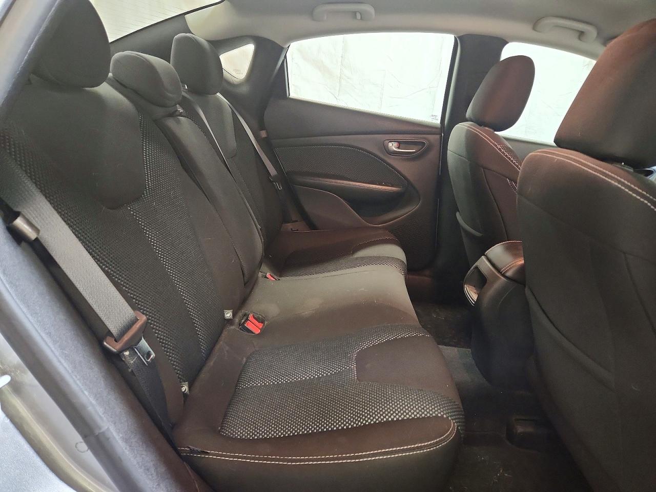 2015 DODGE DART SXT photo 10