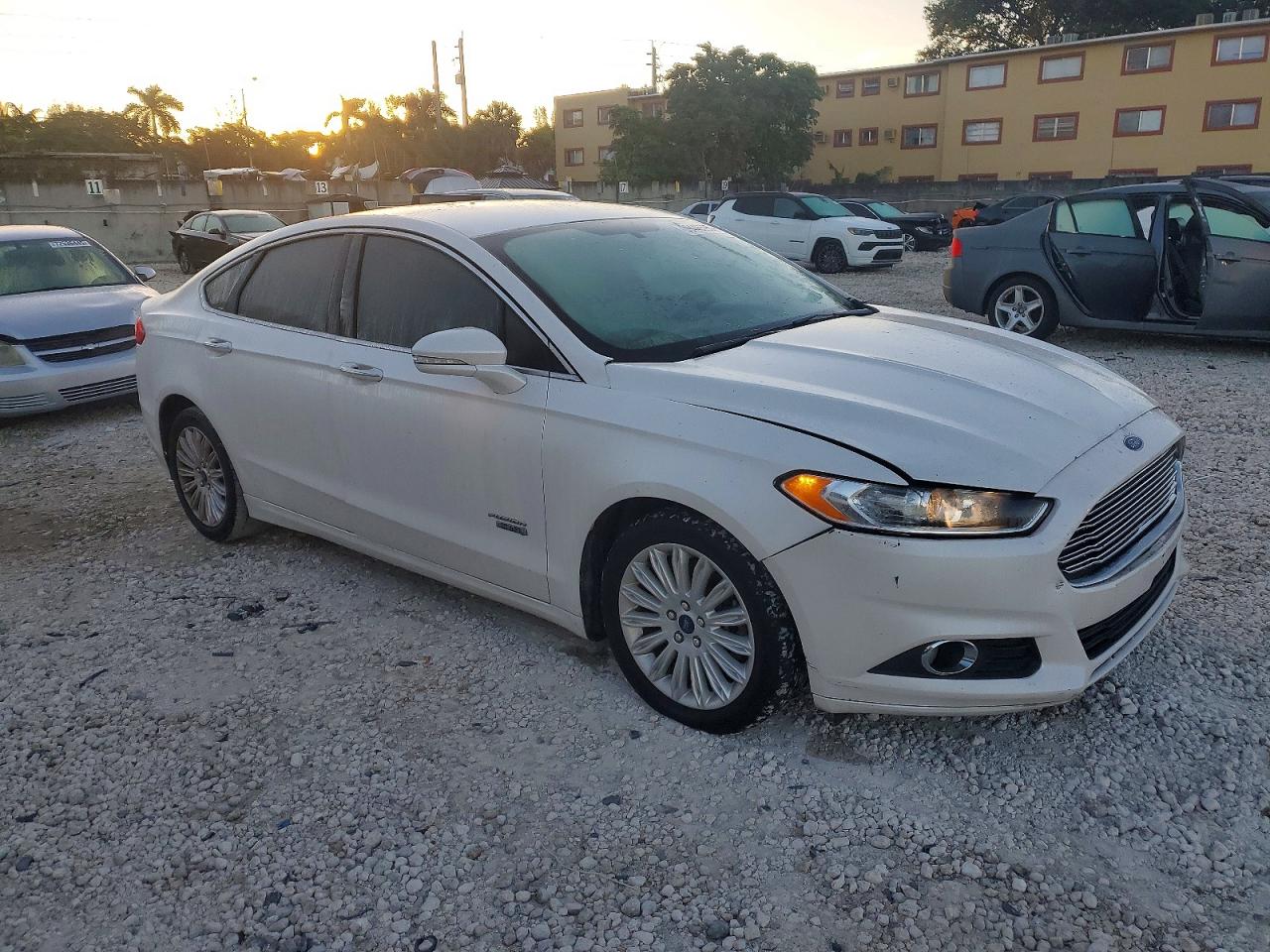 2015 FORD FUSION SE PHEV photo 4