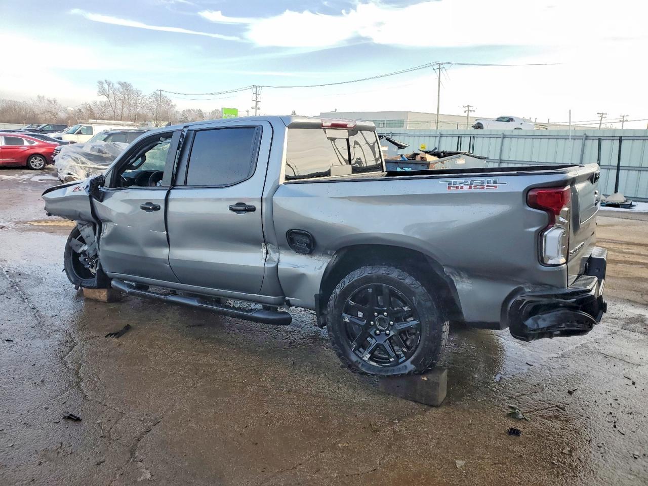 2024 CHEVROLET SILVERADO K1500 LT TRAIL BOSS photo 2