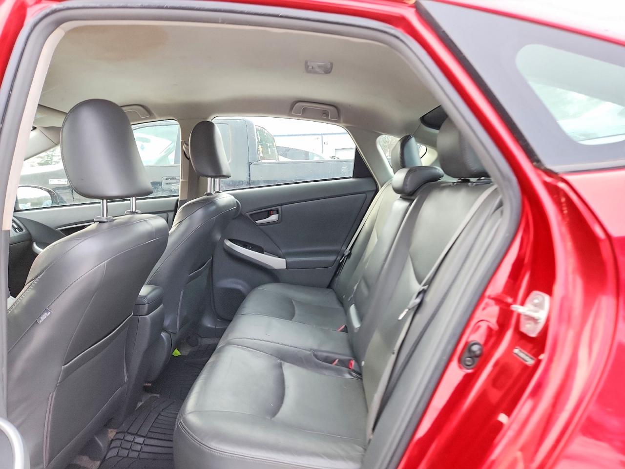 2011 TOYOTA PRIUS photo 10