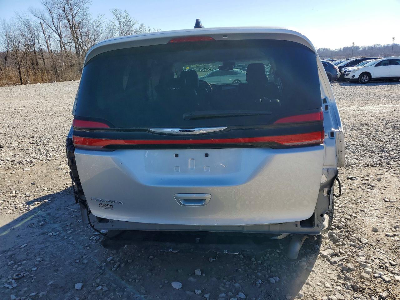 2023 CHRYSLER PACIFICA TOURING L photo 6