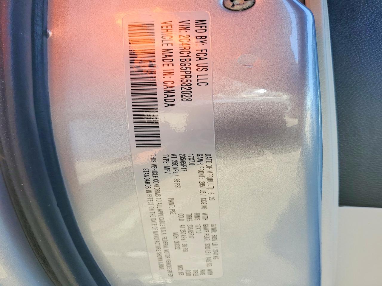 2023 CHRYSLER PACIFICA TOURING L photo 14