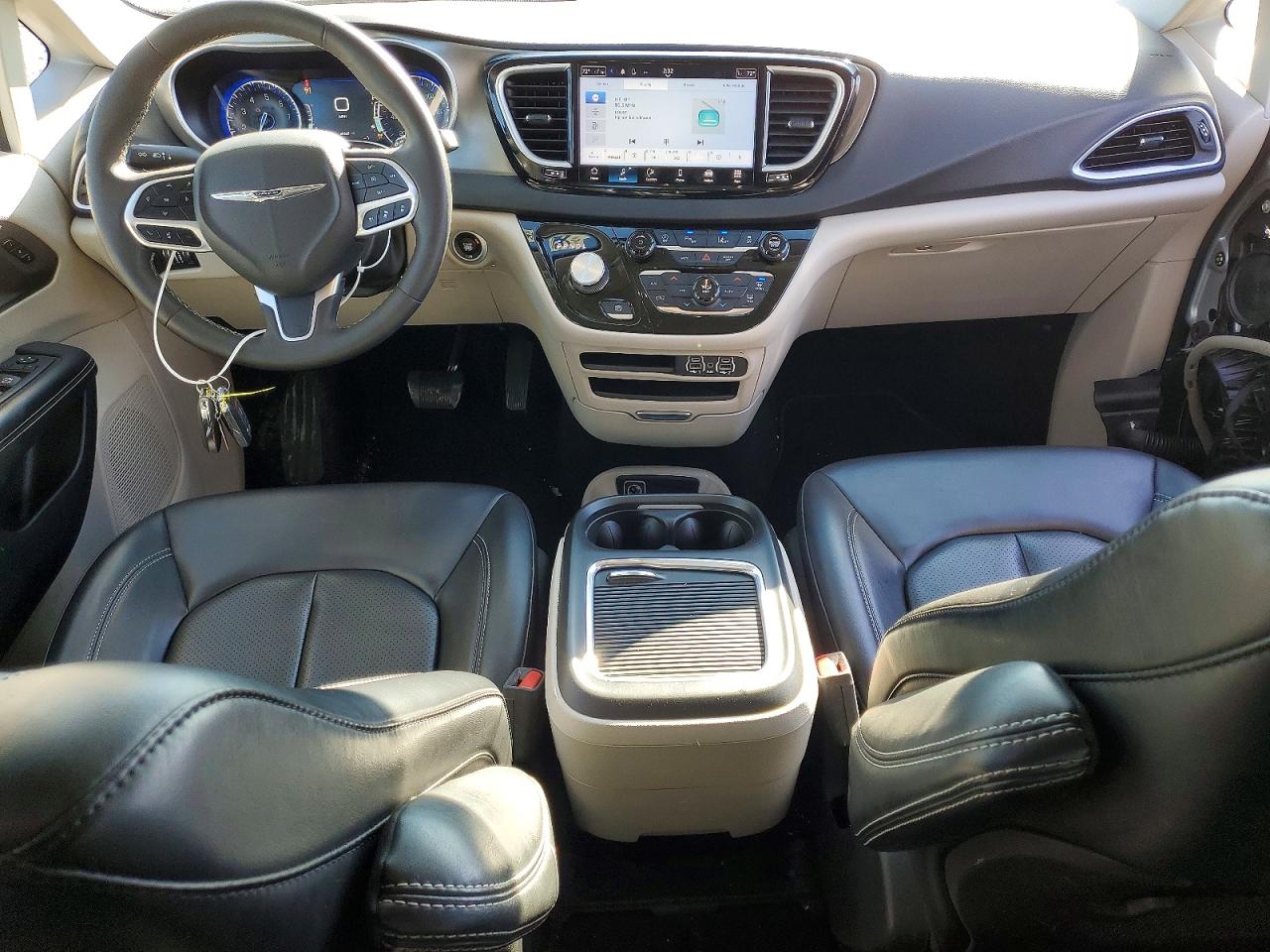 2023 CHRYSLER PACIFICA TOURING L photo 8