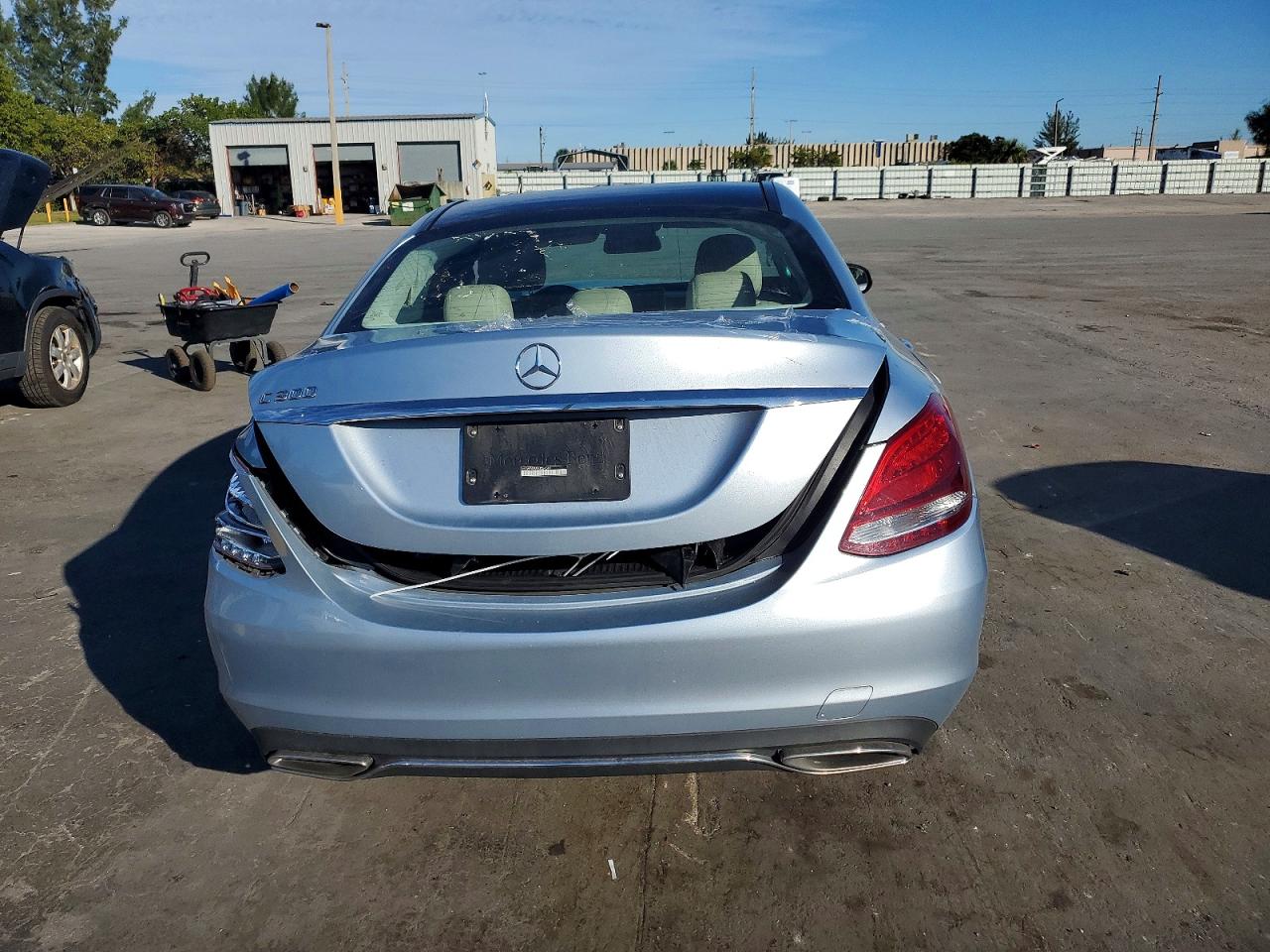 2015 MERCEDES-BENZ C 300 photo 16