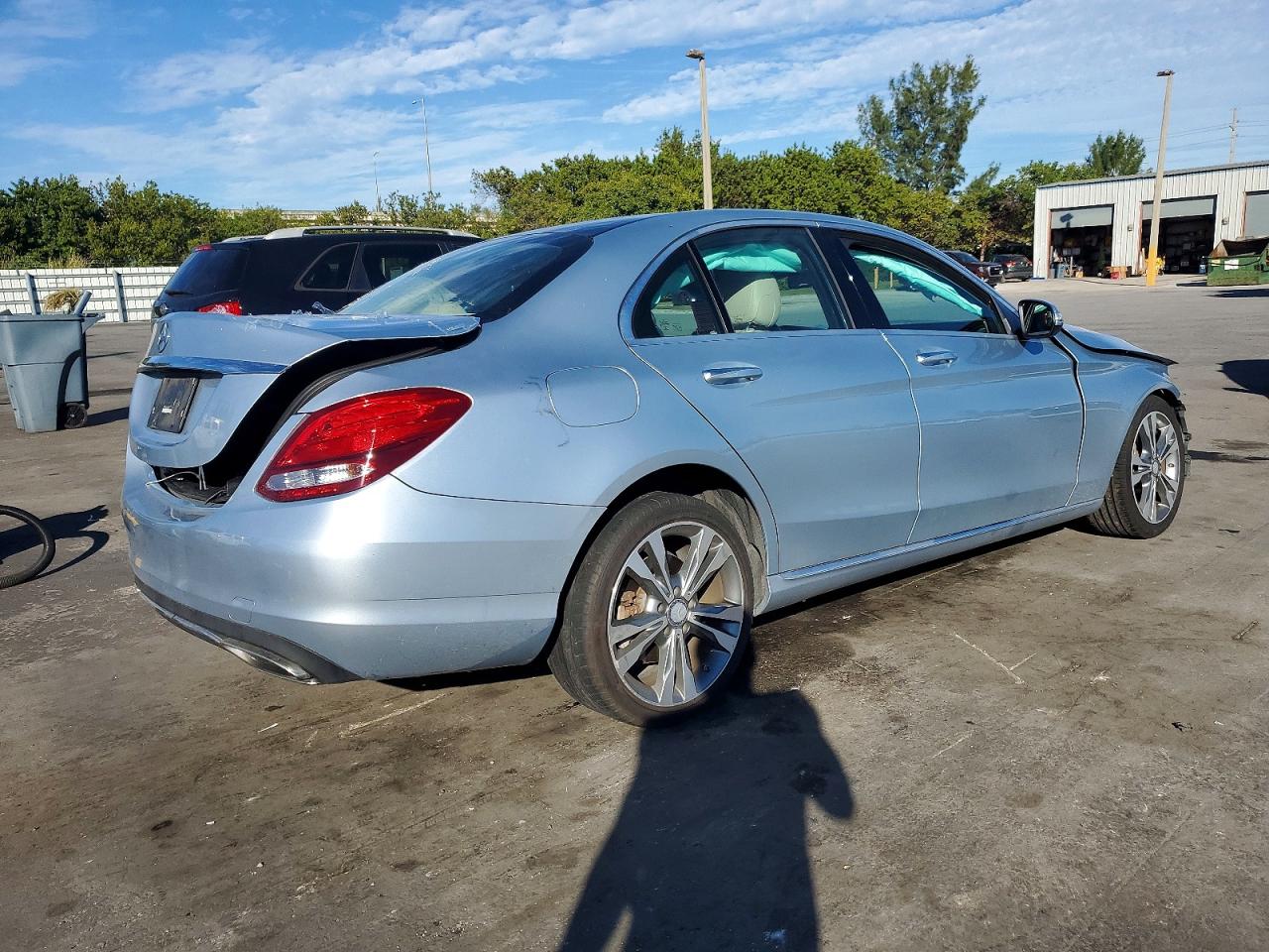 2015 MERCEDES-BENZ C 300 photo 7