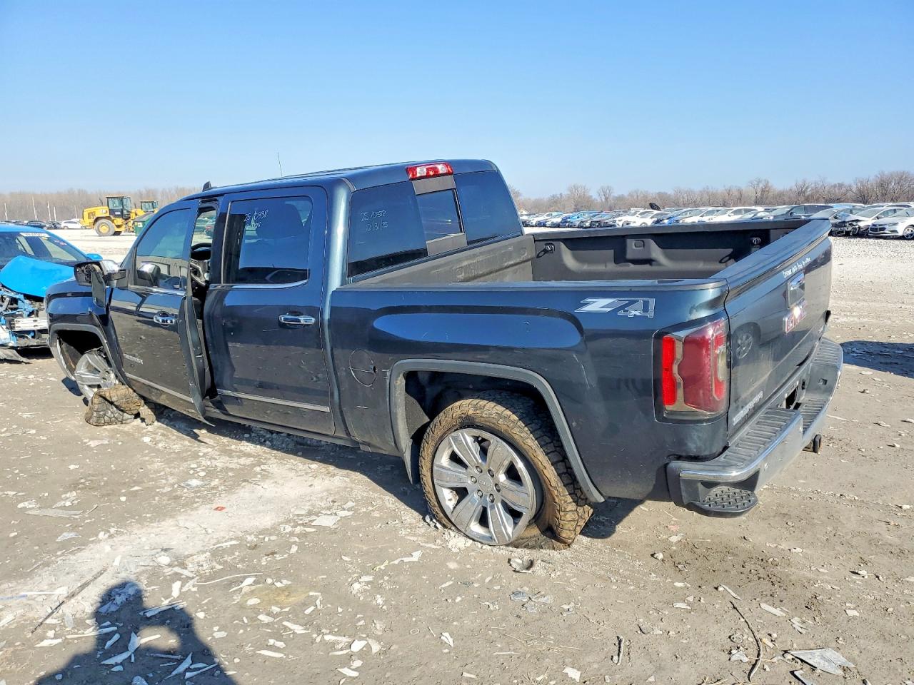 2017 GMC SIERRA K1500 SLT photo 2