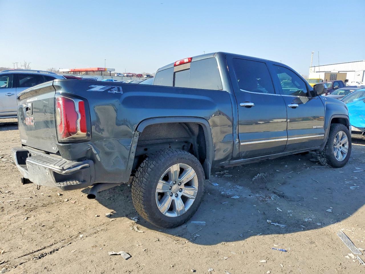 2017 GMC SIERRA K1500 SLT photo 3