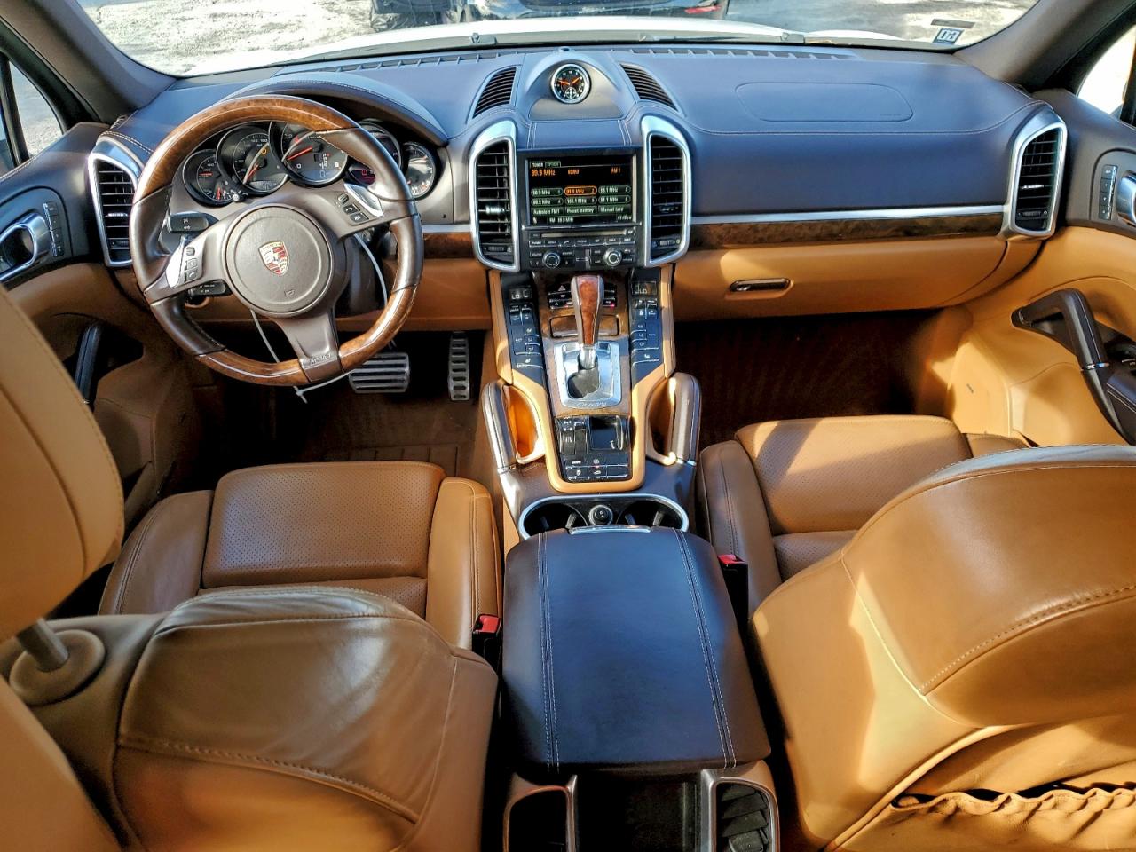 2013 PORSCHE CAYENNE photo 8
