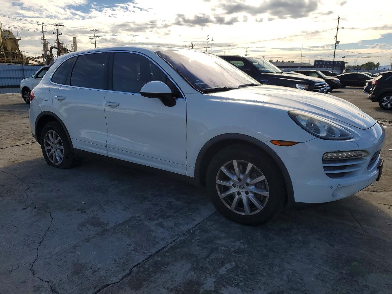 2013 PORSCHE CAYENNE photo 4