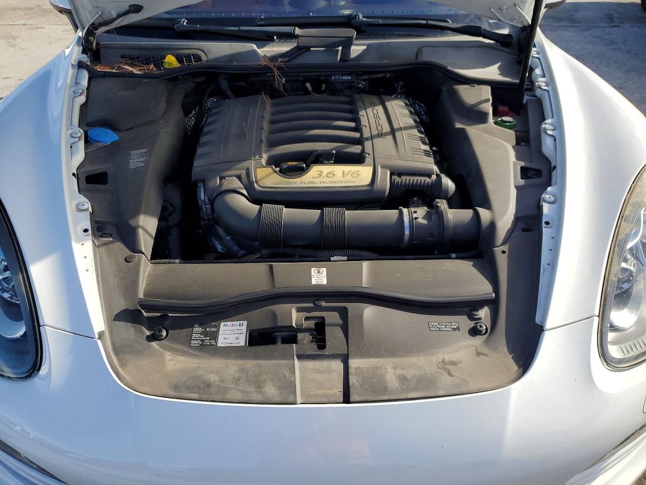 2013 PORSCHE CAYENNE photo 12