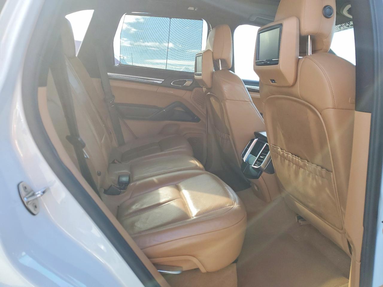 2013 PORSCHE CAYENNE photo 11