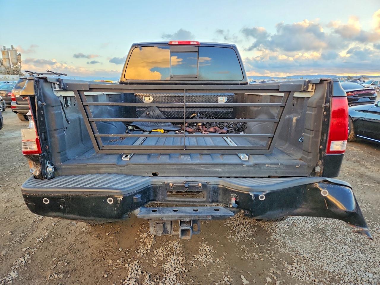 2012 NISSAN TITAN S photo 11