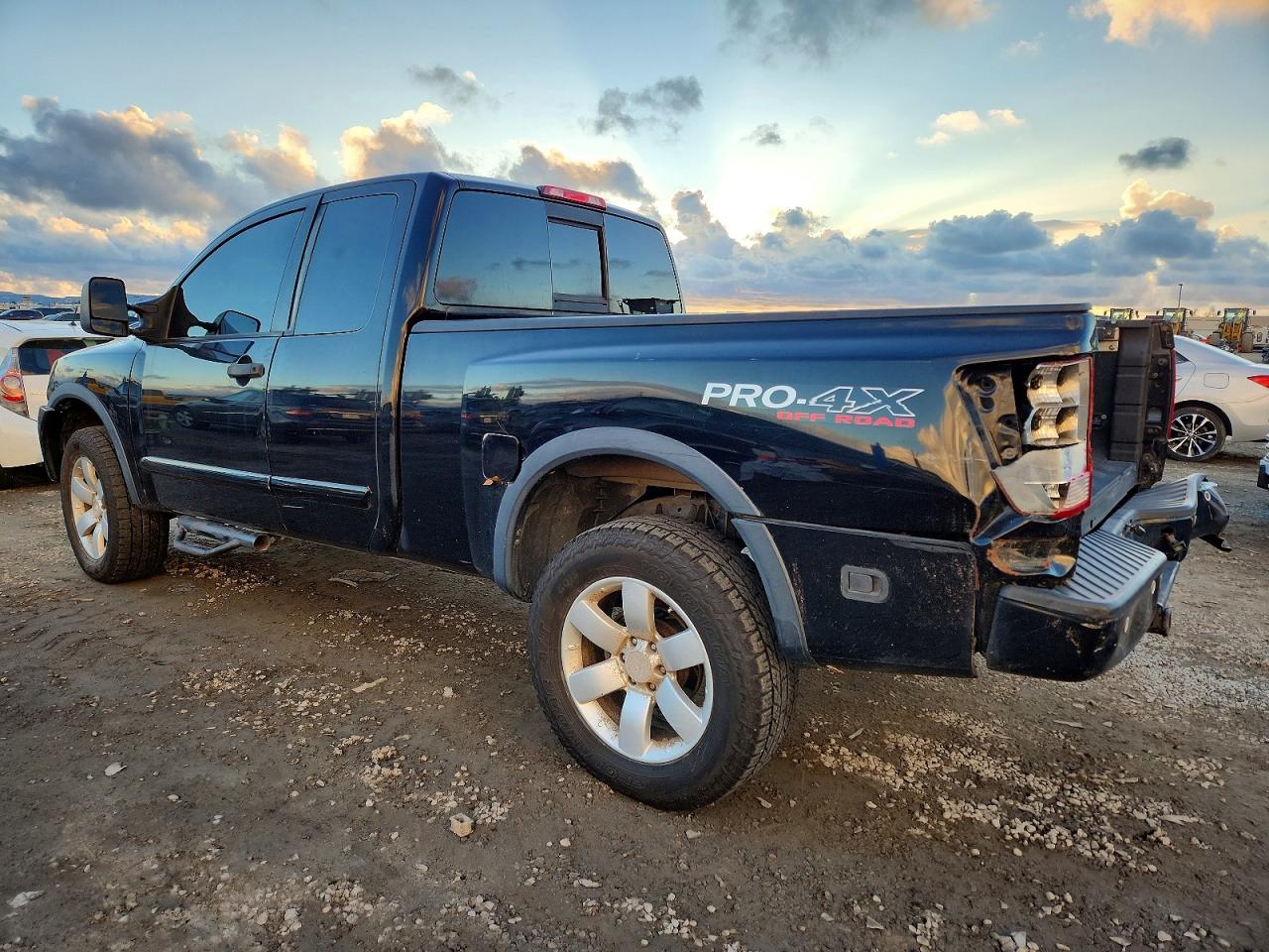 2012 NISSAN TITAN S photo 3