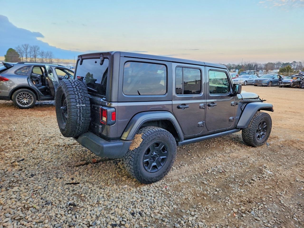 2018 JEEP WRANGLER UNLIMITED SPORT photo 3