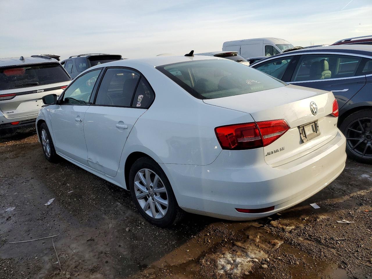 2015 VOLKSWAGEN JETTA SE photo 2
