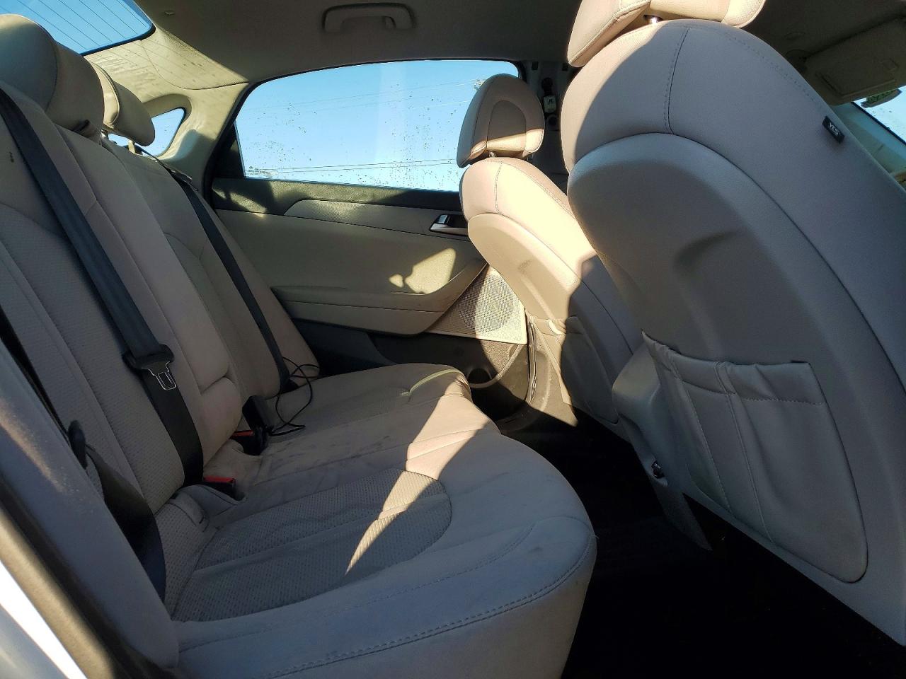 2017 HYUNDAI SONATA SE photo 10