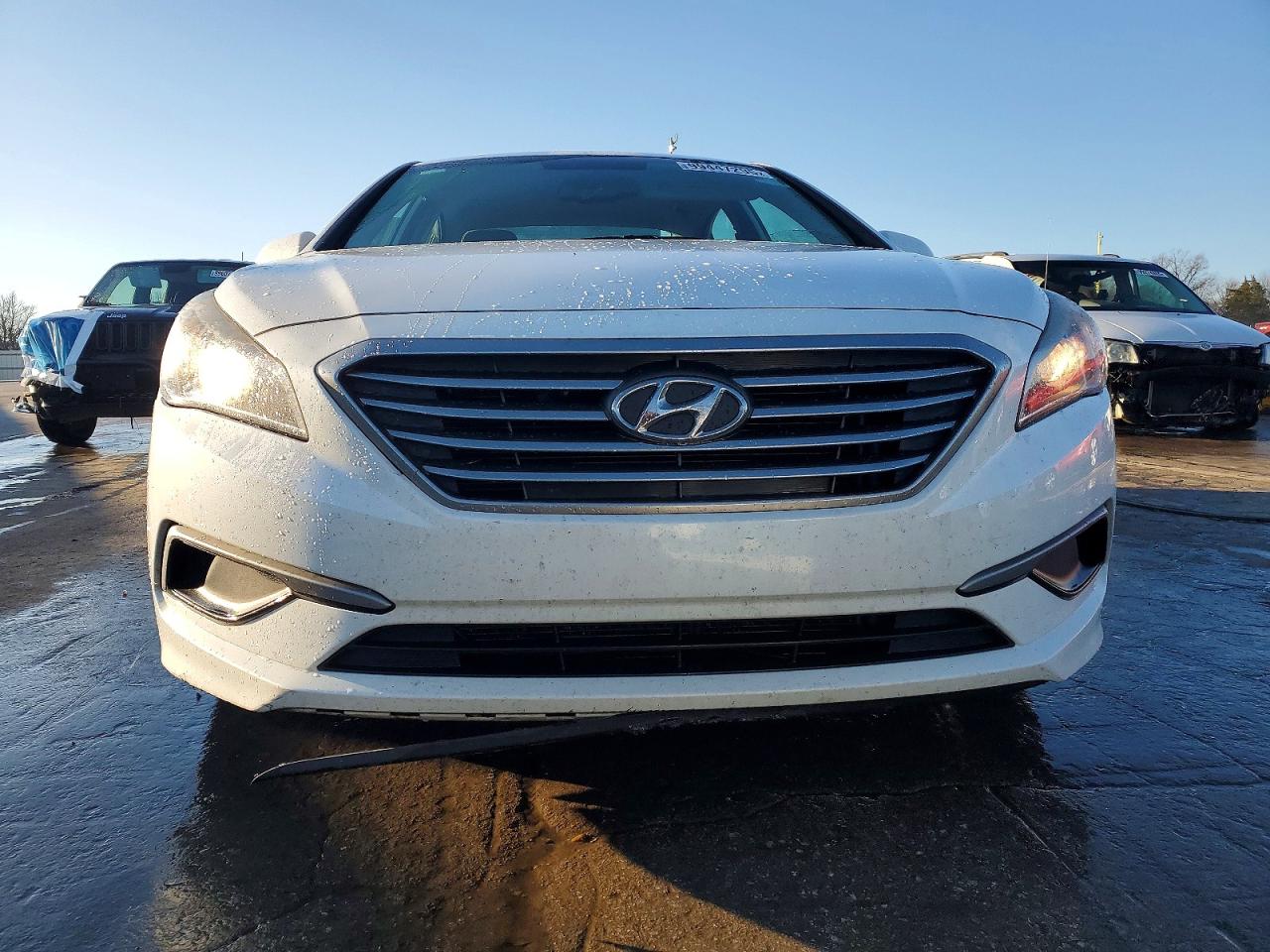 2017 HYUNDAI SONATA SE photo 5