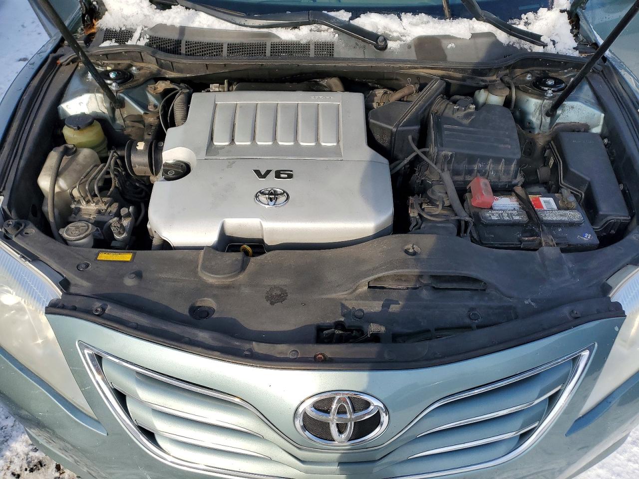 2010 TOYOTA CAMRY SE photo 11