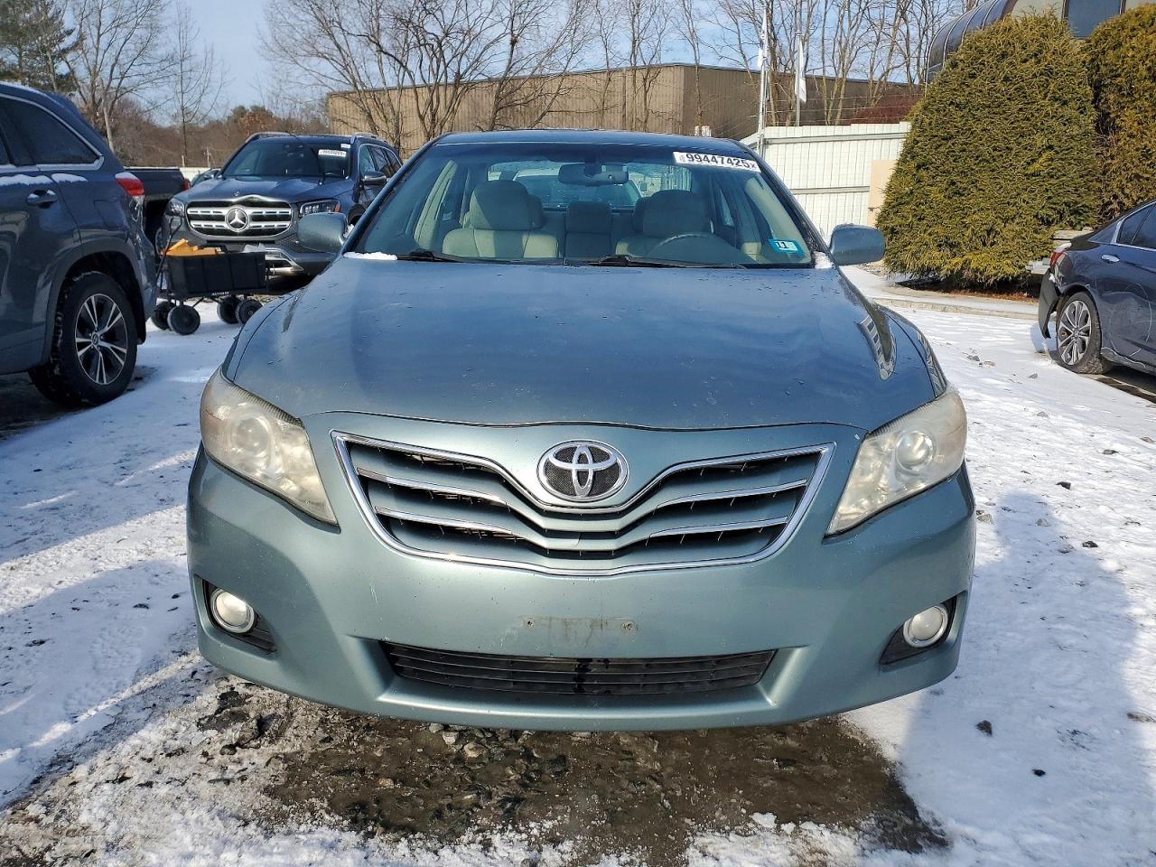 2010 TOYOTA CAMRY SE photo 5