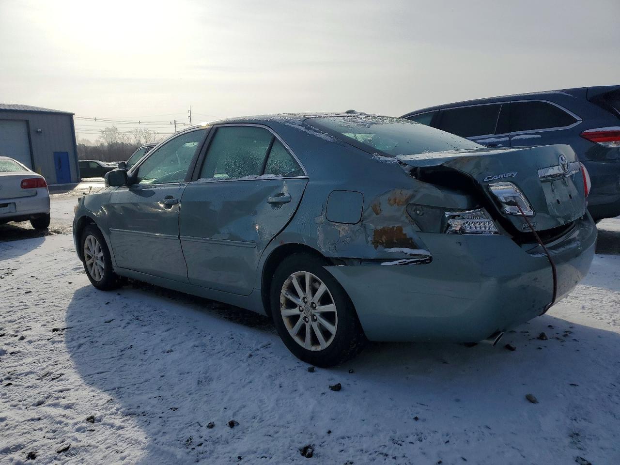 2010 TOYOTA CAMRY SE photo 2