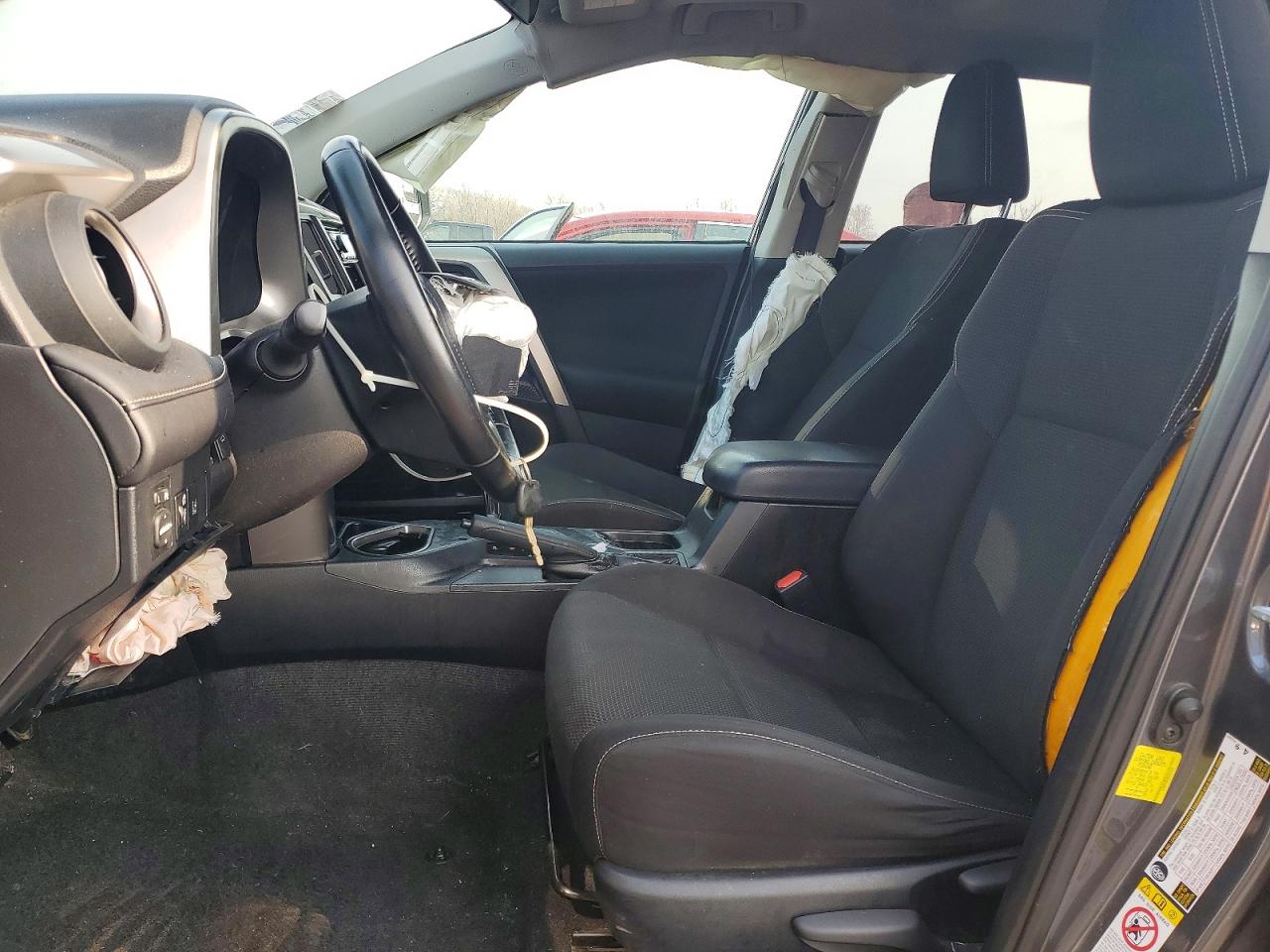 2017 TOYOTA RAV4 XLE photo 7