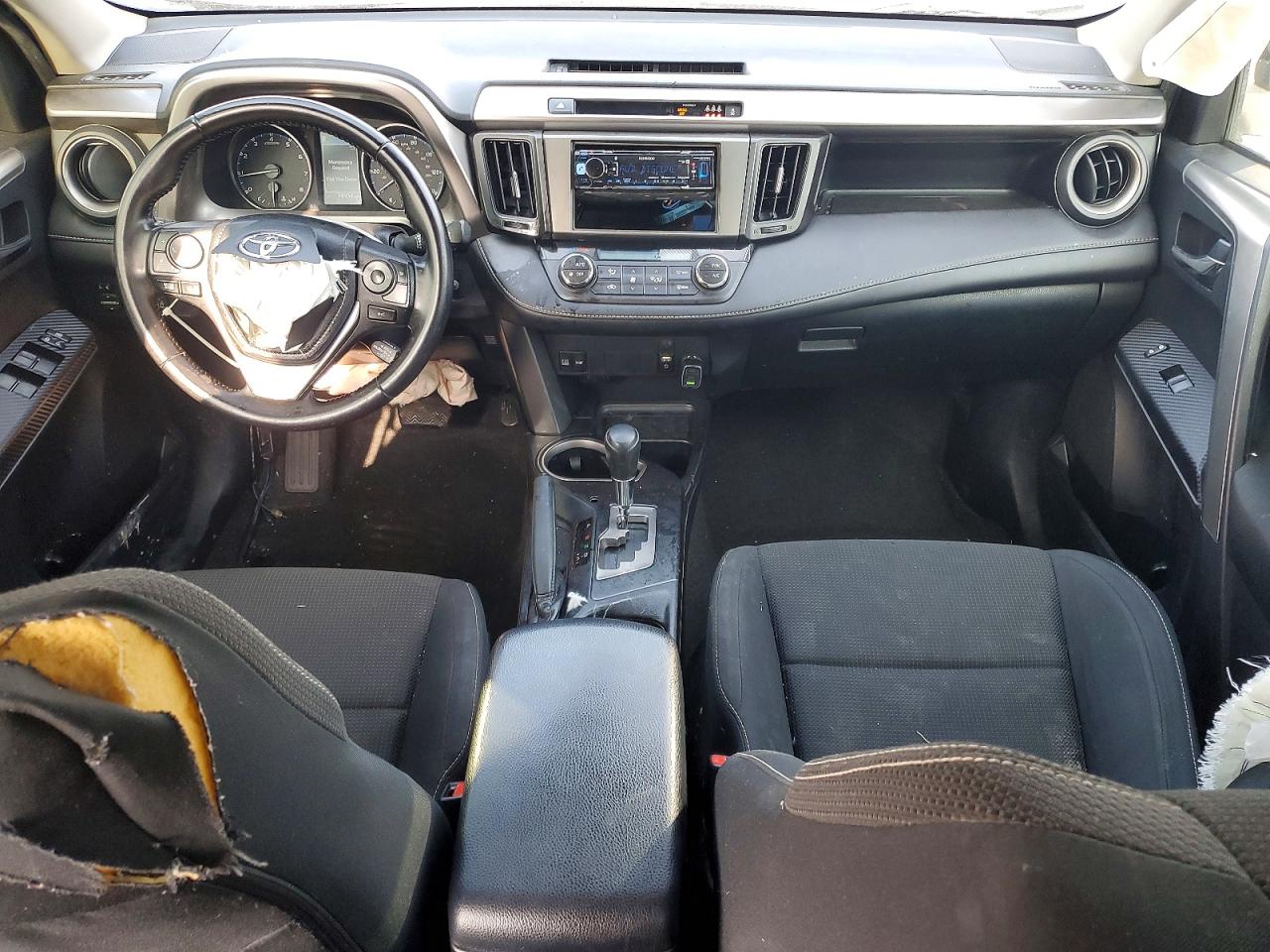 2017 TOYOTA RAV4 XLE photo 8