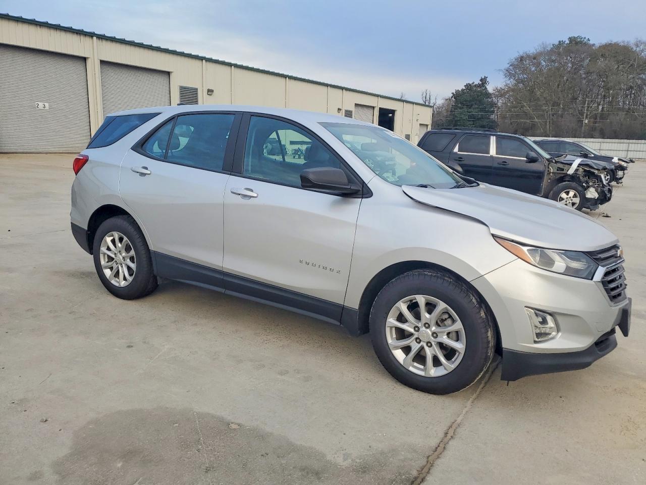 2020 CHEVROLET EQUINOX LS photo 4