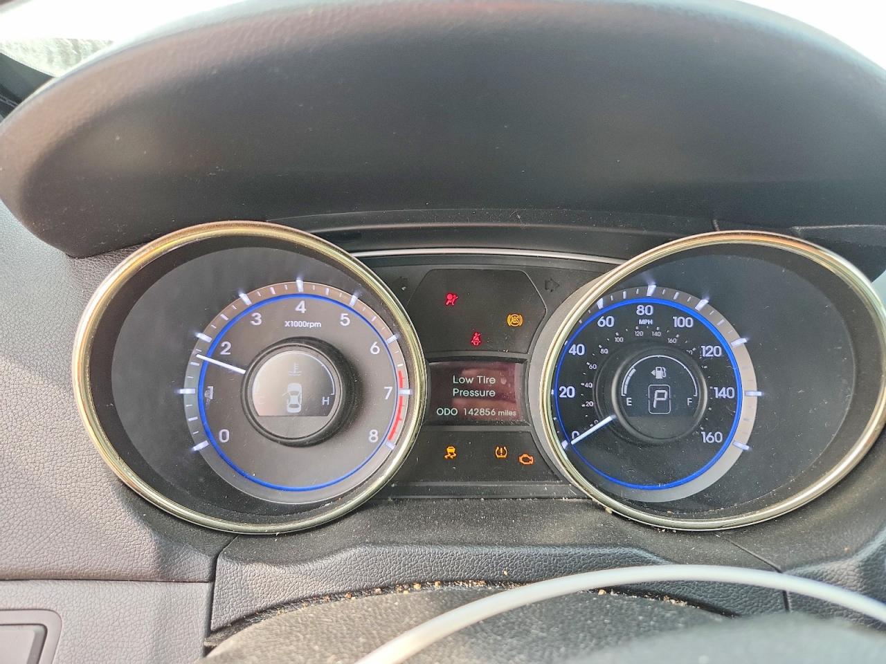 2013 HYUNDAI SONATA SE photo 9