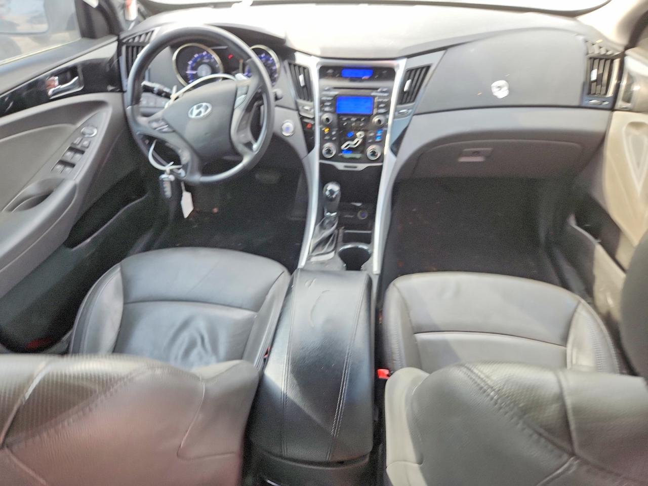 2013 HYUNDAI SONATA SE photo 8