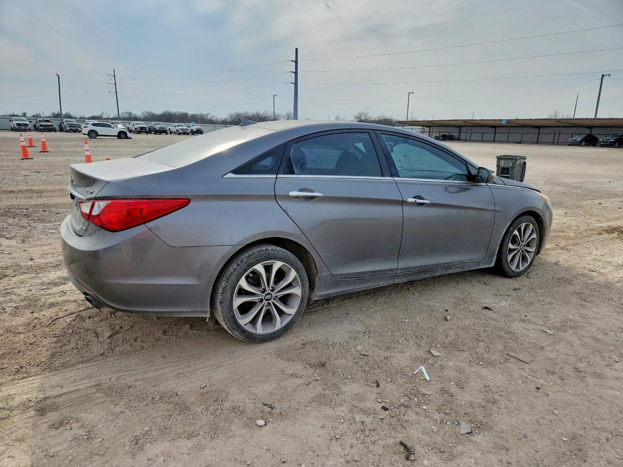 2013 HYUNDAI SONATA SE photo 3