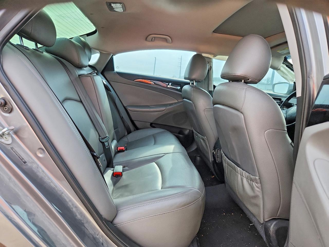 2013 HYUNDAI SONATA SE photo 10