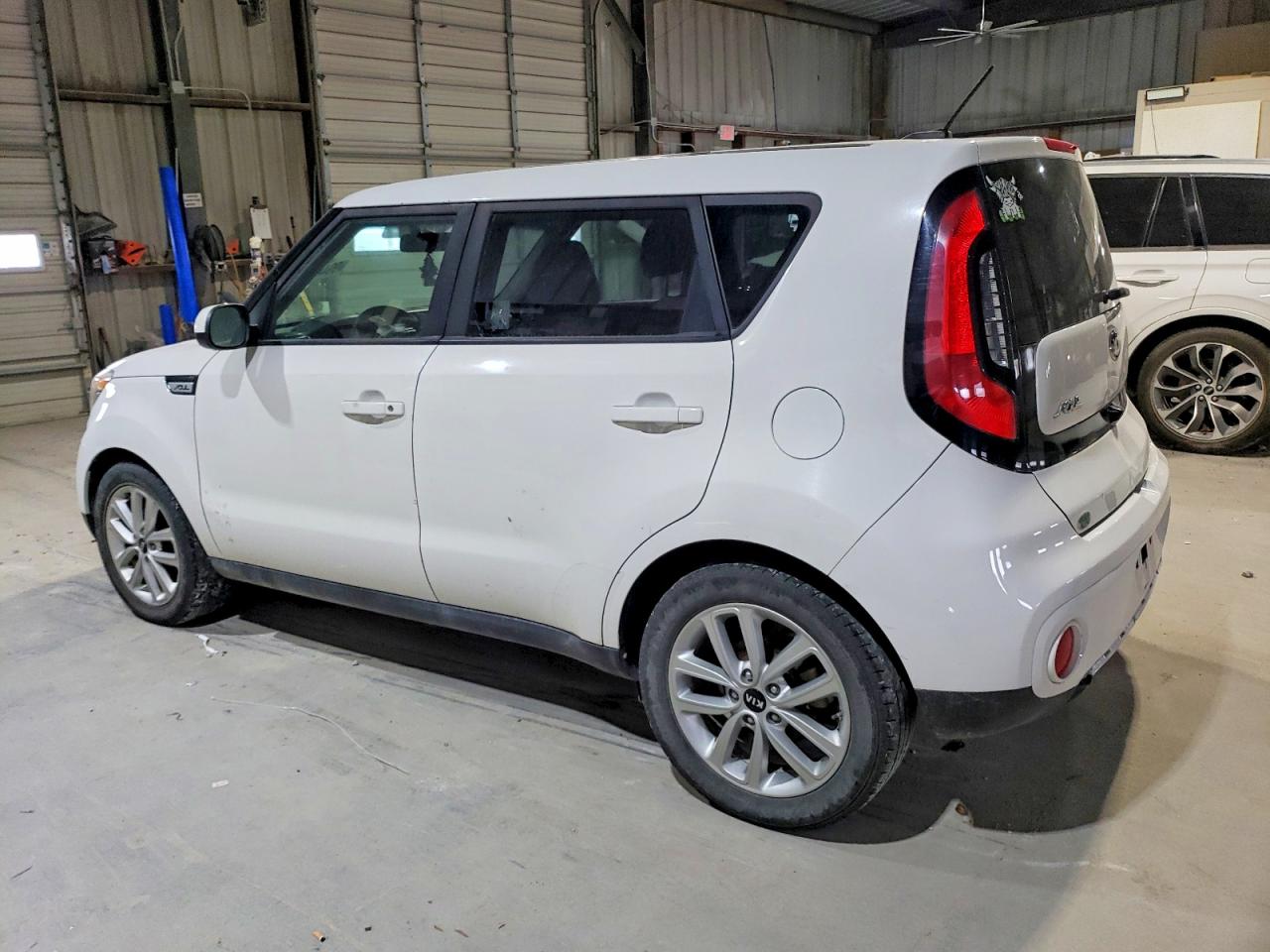 2018 KIA SOUL + photo 2