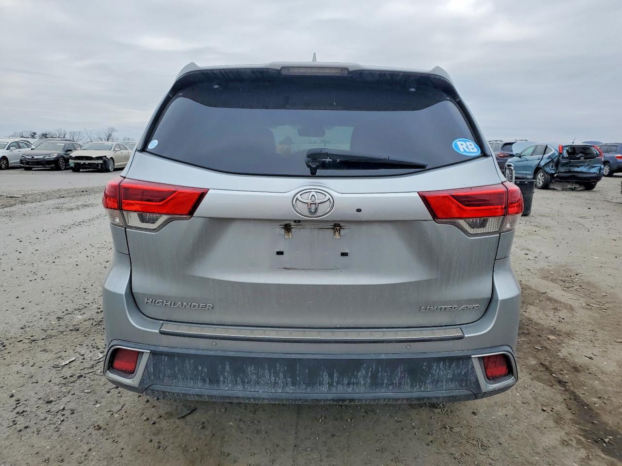 2017 TOYOTA HIGHLANDER LIMITED photo 6