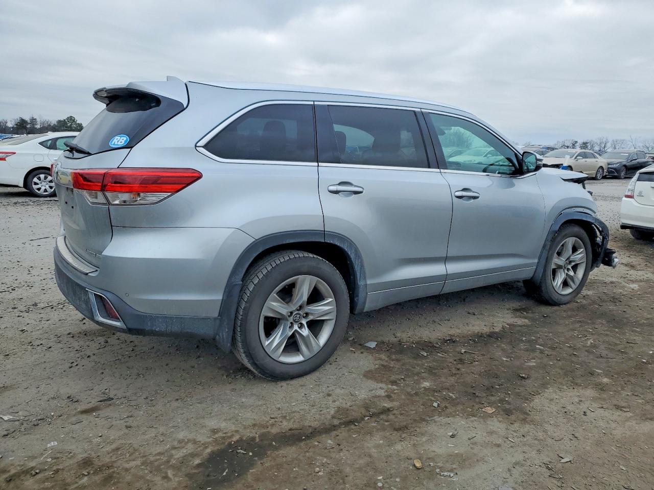 2017 TOYOTA HIGHLANDER LIMITED photo 3