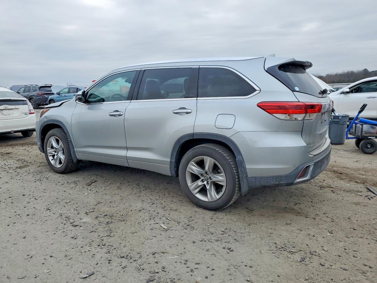 2017 TOYOTA HIGHLANDER LIMITED photo 2