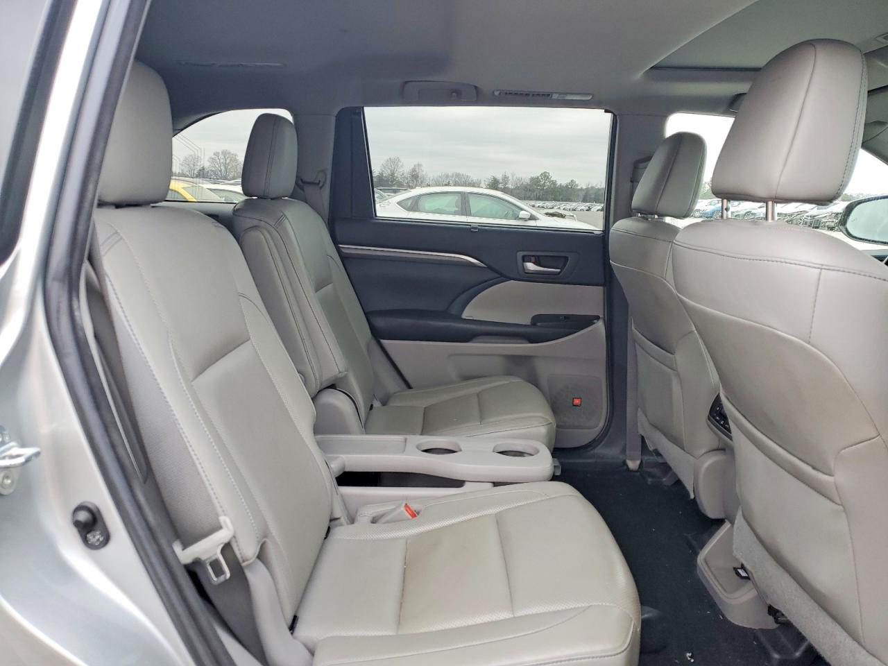 2017 TOYOTA HIGHLANDER LIMITED photo 11